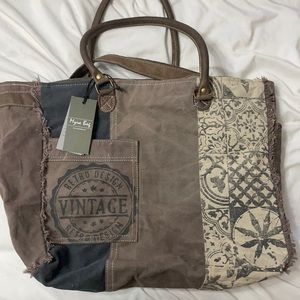 Retro Print Weekender Bag NWT - Myra Handbags